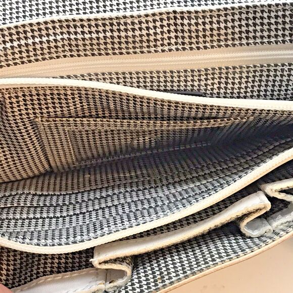 Liz Claiborne Accessories Card Organizer Shoulder Bag Zip Pocket Adj. Top Handle - Picture 9 of 10